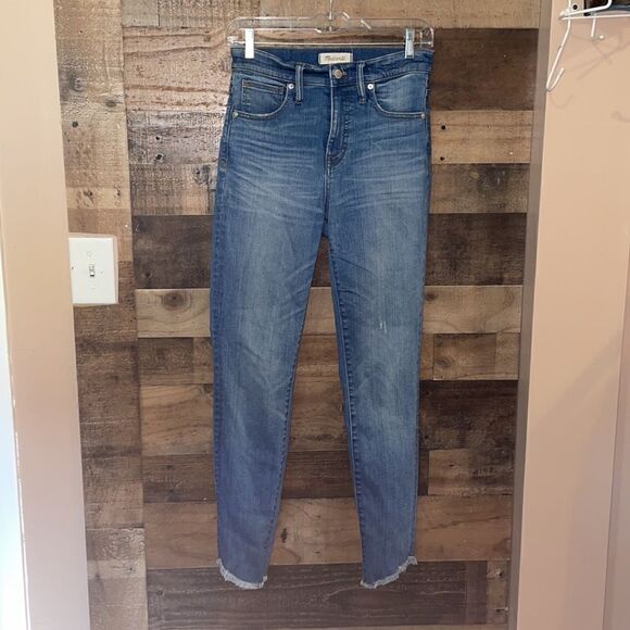 Madewell 10" High-Rise Skinny Jeans: Tulip-Hem Edition - Picture 3 of 11